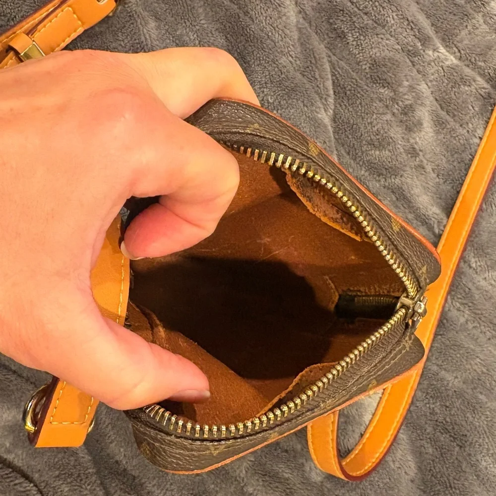 RARE Authentic Vintage Mini Danube Louis Vuitton Monogram Crossbody - Picture 9 of 13